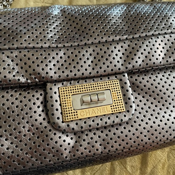 🎁SALE!! Chanel Perforated Silver leather Flap - Picture 5 of 7